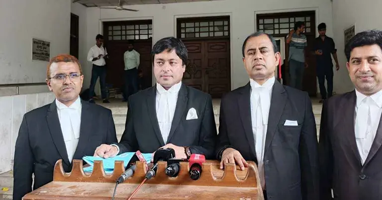 হাইকোর্টে আইনজীবীদের সংবাদ সম্মেলন